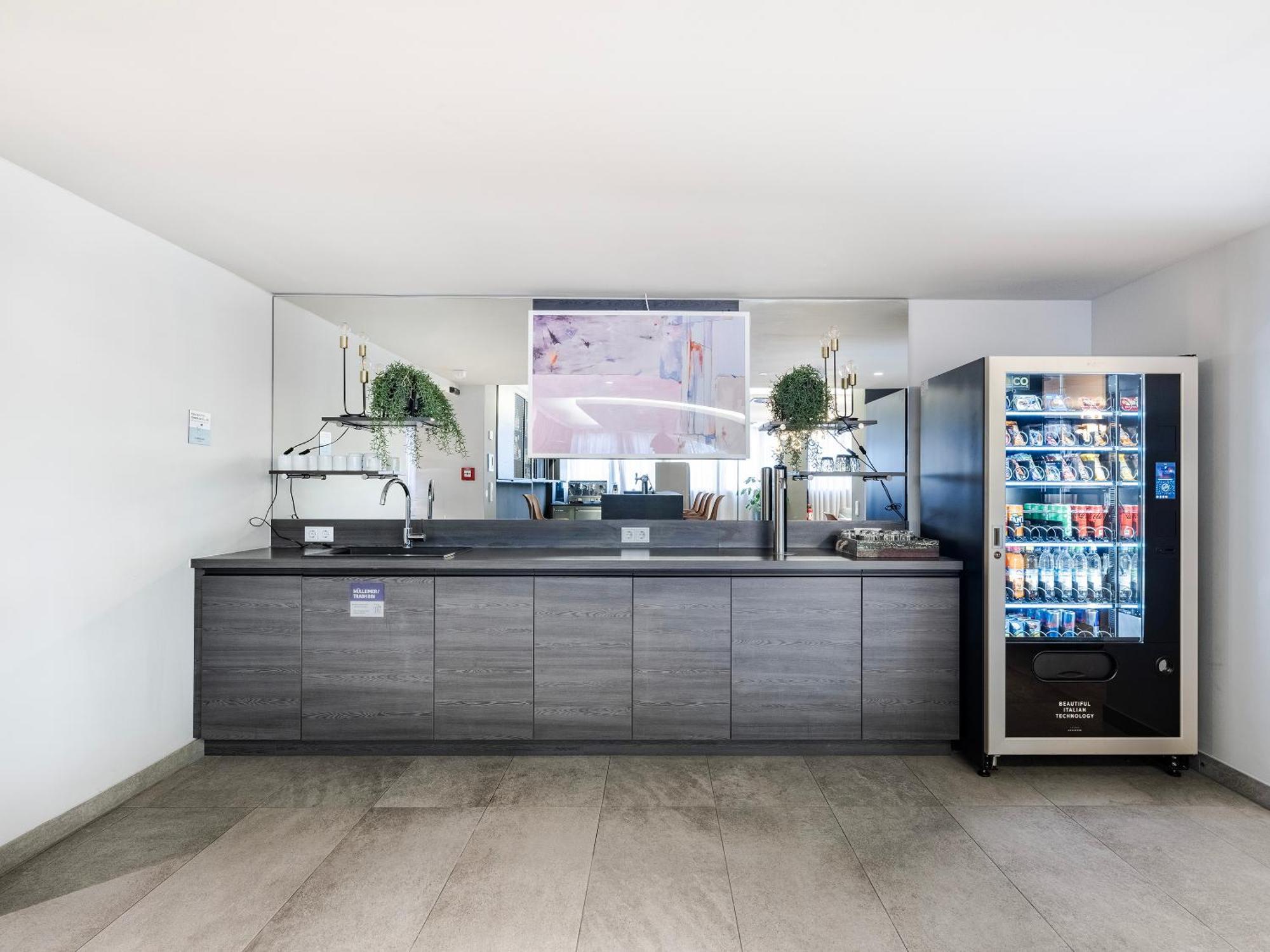 Numa Viktoria Apartahotel