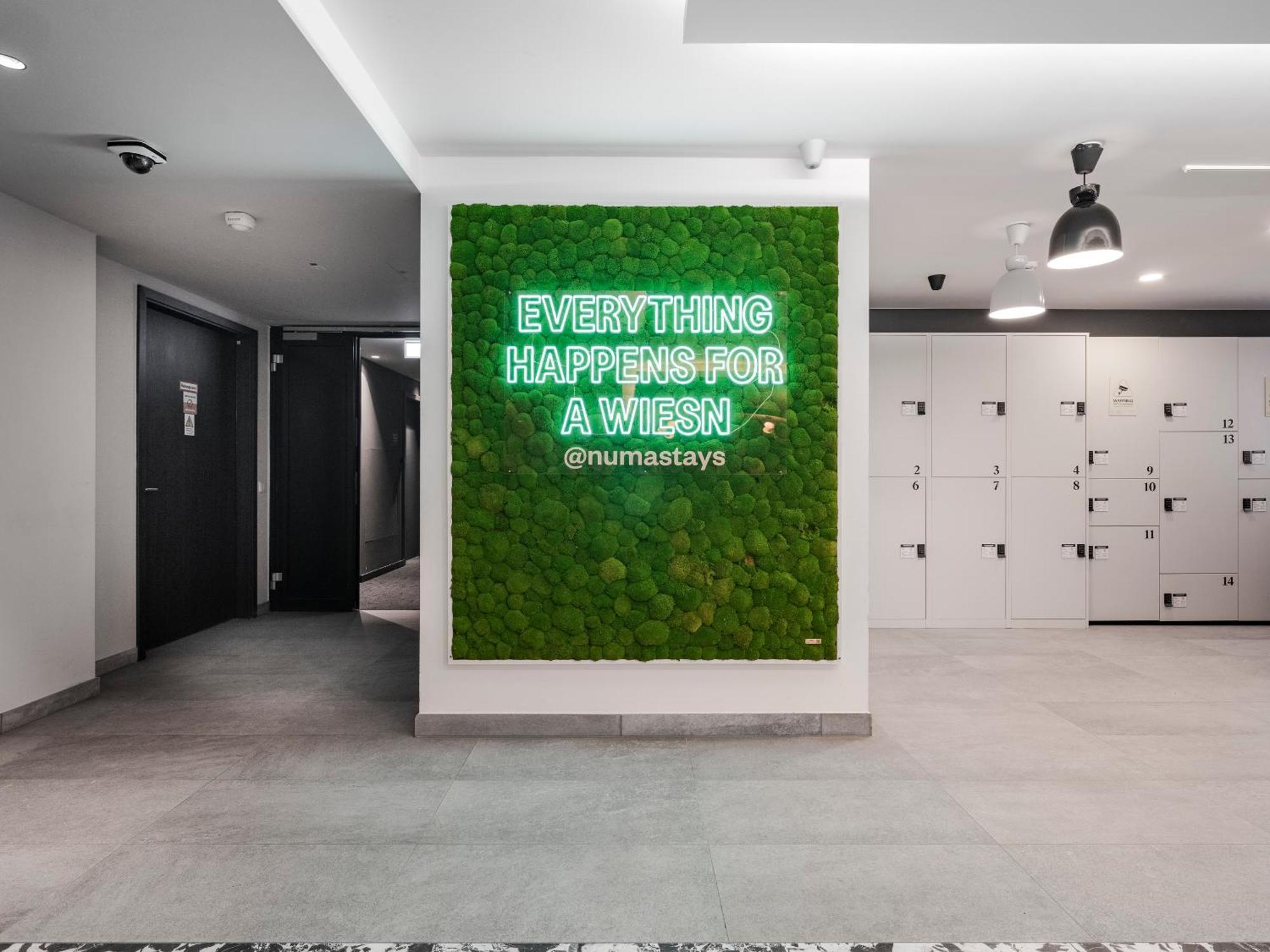 Numa Viktoria Apartahotel